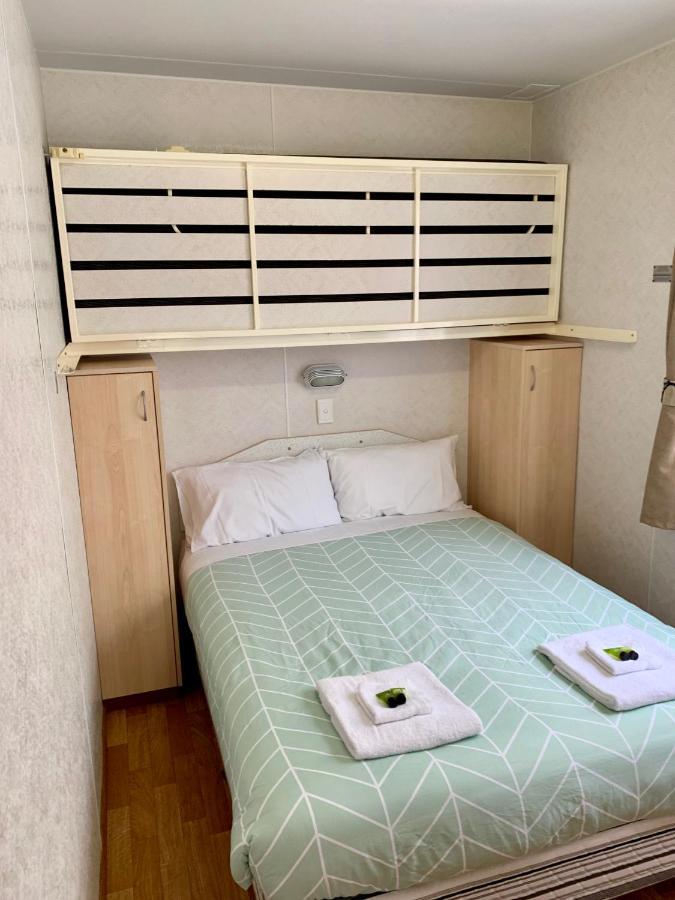 Tatura Cabin & Caravan Park ภายนอก รูปภาพ