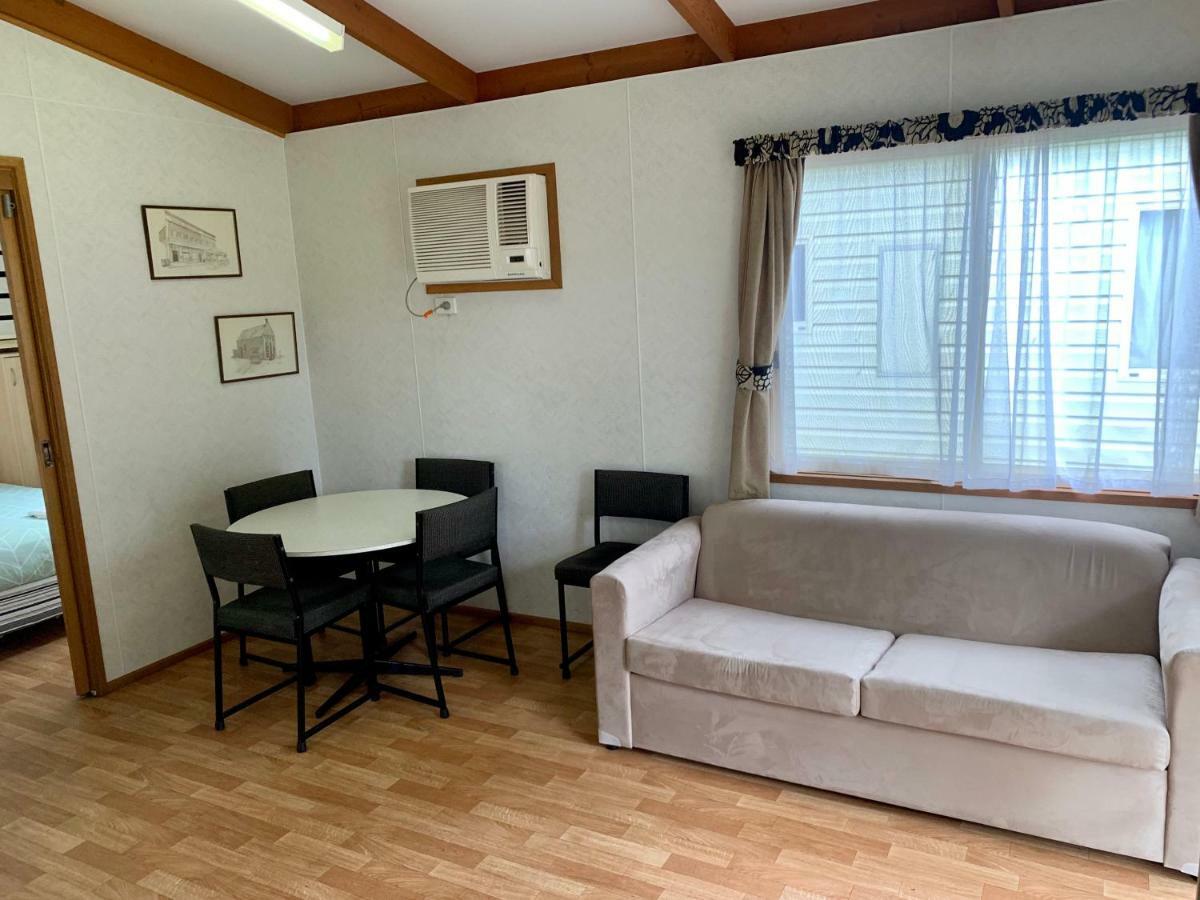 Tatura Cabin & Caravan Park ภายนอก รูปภาพ